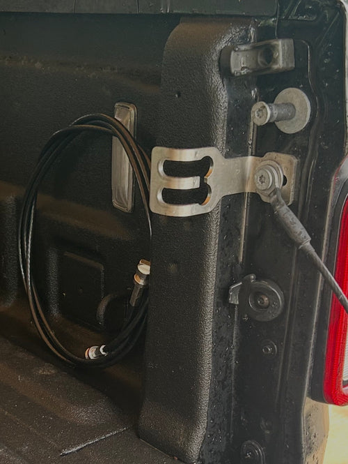 Bracket installed on Jeep Gladiator 
